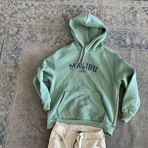 Bundle girls  American  11/12 Eagle Jeans and 11/12 Hoodie